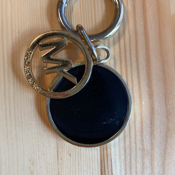 *AUTHENTIC* MARC JACOBS & MICHEAL KORS hardware - Picture 4 of 5